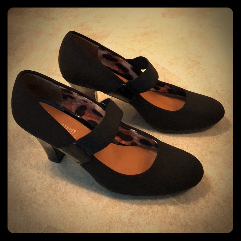 Very Comfy Heels Mootsies Tootsies Black Suede
